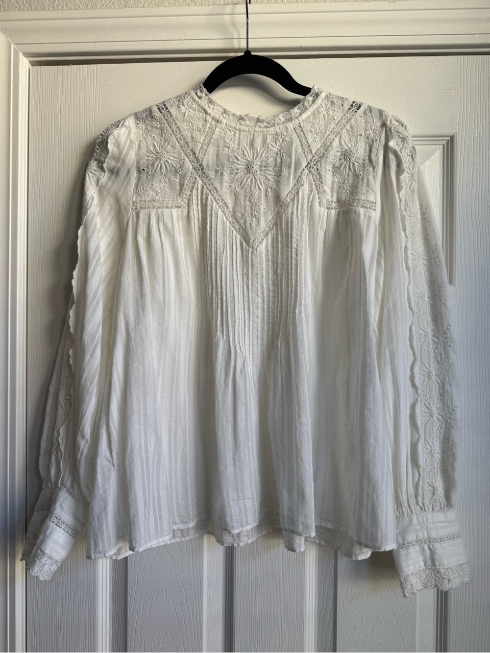 Zara White Lace-Embroidered Long Sleeve Blouse